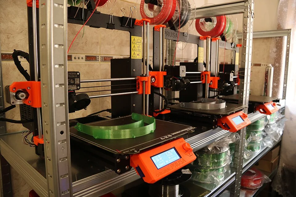 3D printing for face-shield production in Kadaň, Czechia: a comparative example of distributed manufacturing.