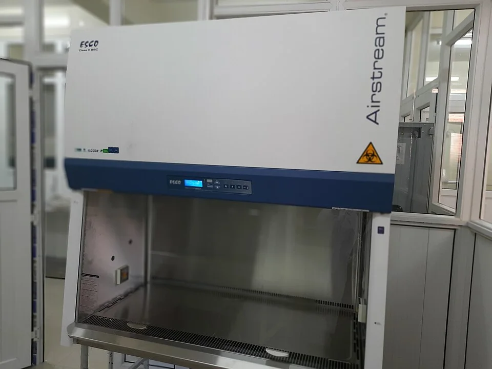 Biosafety cabinet described for use in a molecular biology laboratory.