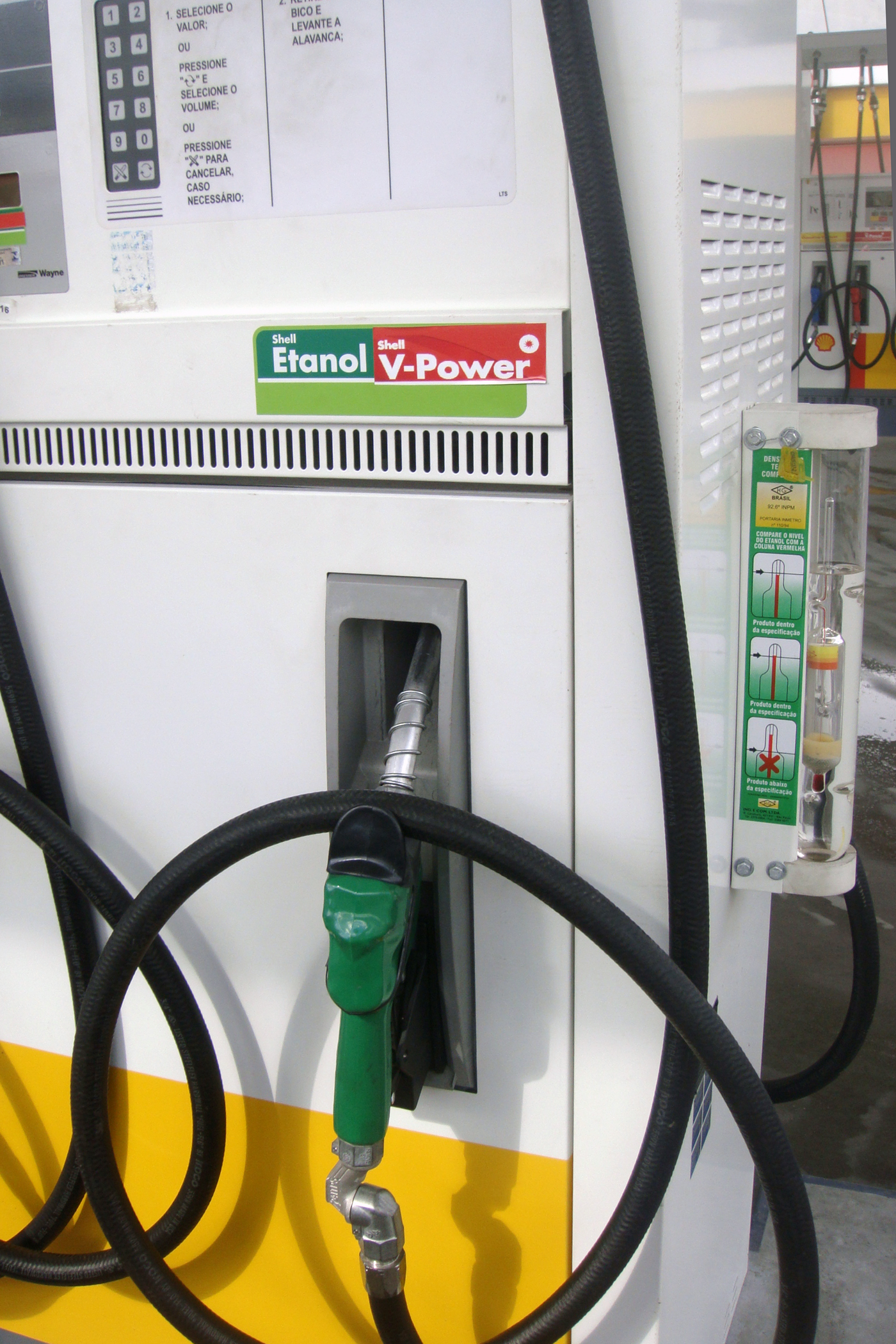 Reference view of an E100 ethanol pump at a fuel station in São Paulo, Brazil. India’s amended rules enable certification of specially designed ethanol vehicles; they do not make existing petrol vehicles E100-compatible.